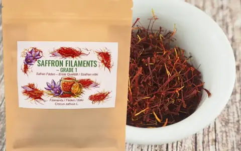 Szafran nitki, idealny do barwienia i aromatyzowania potraw. Zobacz, do czego można użyć szafran!
