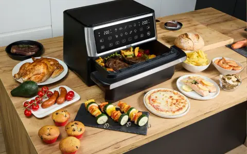 Frytkownica beztłuszczowa przygotowuje różnorodne dania: kurczaka, steki, rybę, szaszłyki, pizzę, frytki, krewetki i muffiny.