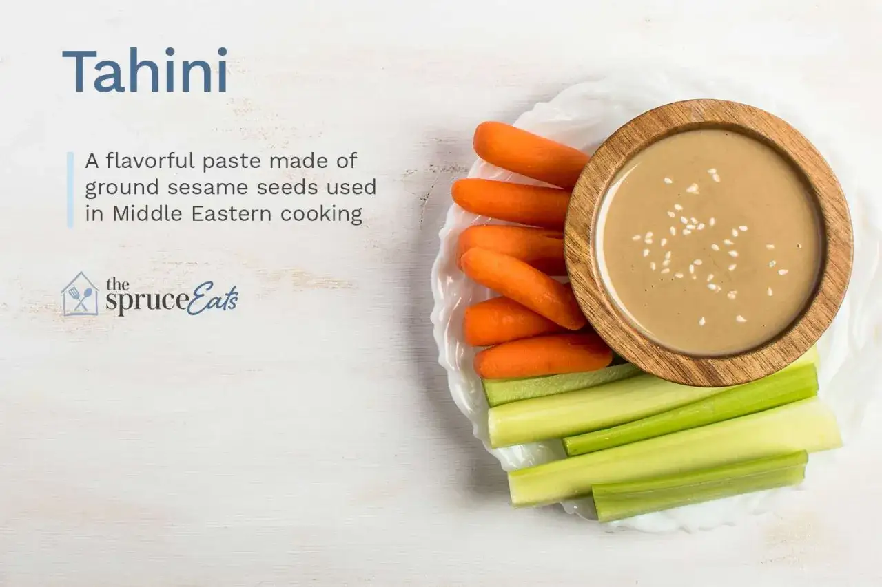 Tahini co to? Kremowy sos z mielonych nasion sezamu, idealny do warzyw.
